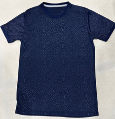 LOUVOTTIUN TEES